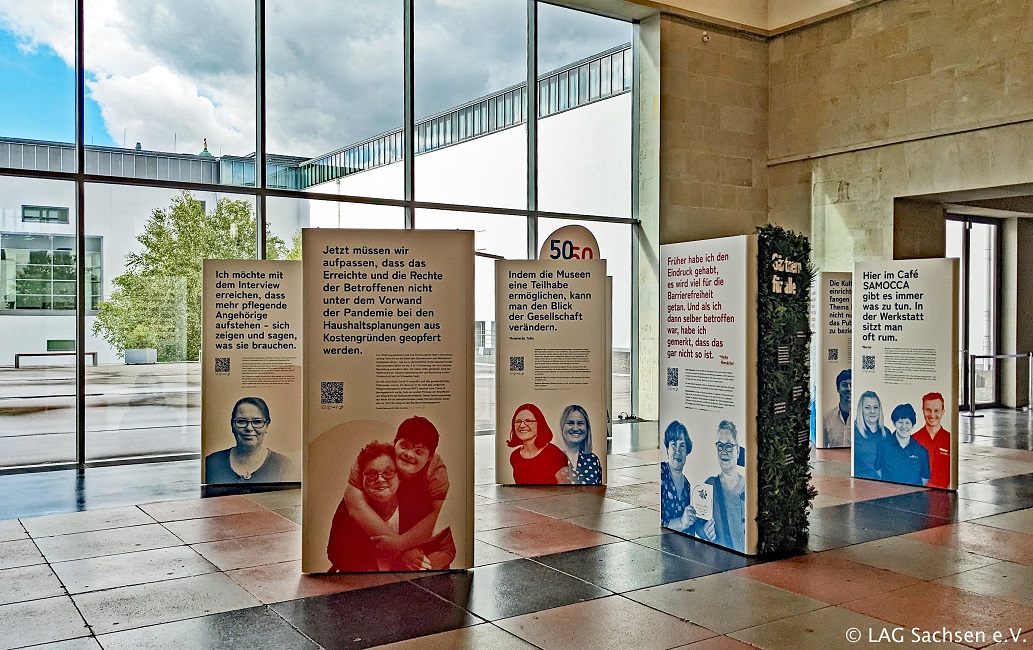 Blick auf die Ausstellung "Weil Vielfalt fetzt" im Hygienemuseum